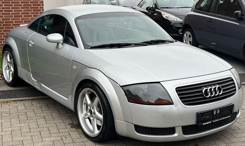 Gebraucht Audi TT Sport 179 PS (131 kW) 1999 Silbersee/lichtsilber Coupé