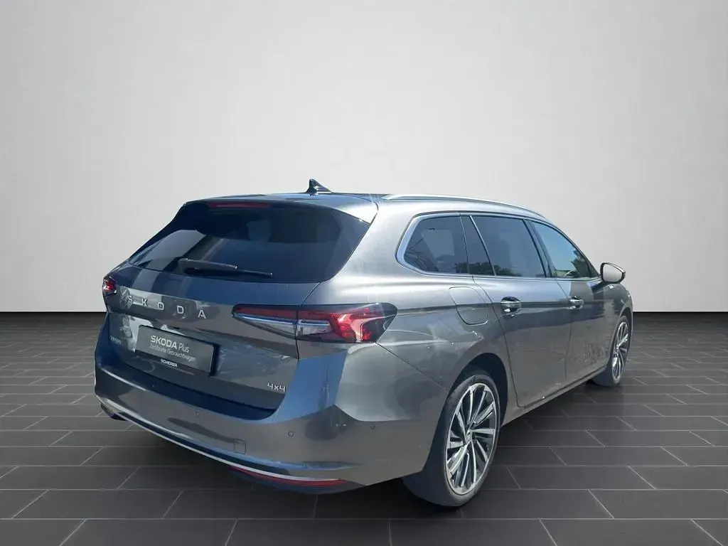 Gebraucht Skoda Superb LAURIN & KLEMENT 265 PS (194 kW) 2024 Graphitegrau metallic (metallic) Limousine