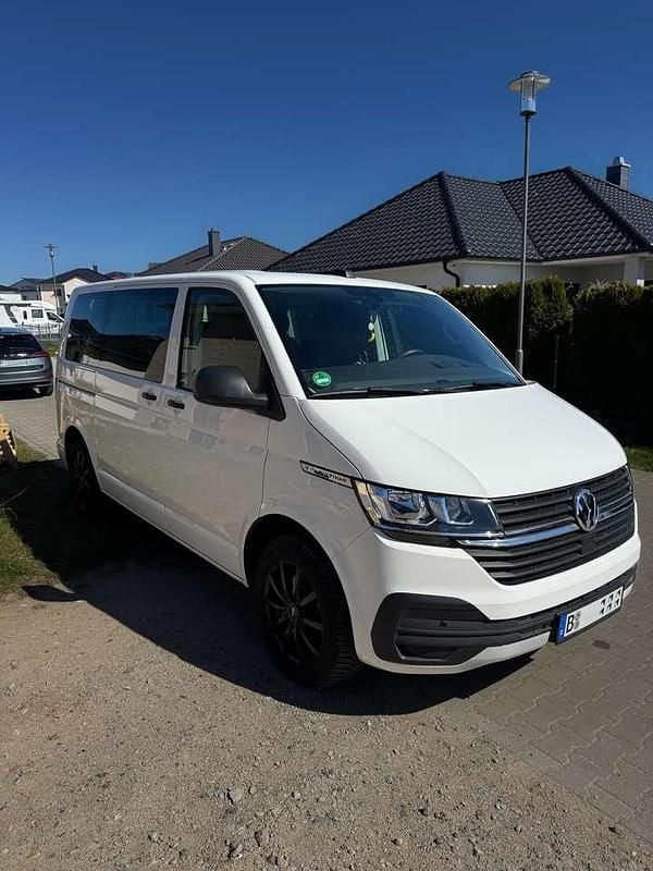 Gebraucht VW Multivan Trendline 150 PS (110 kW) 2021 Weiß Van / Kleinbus
