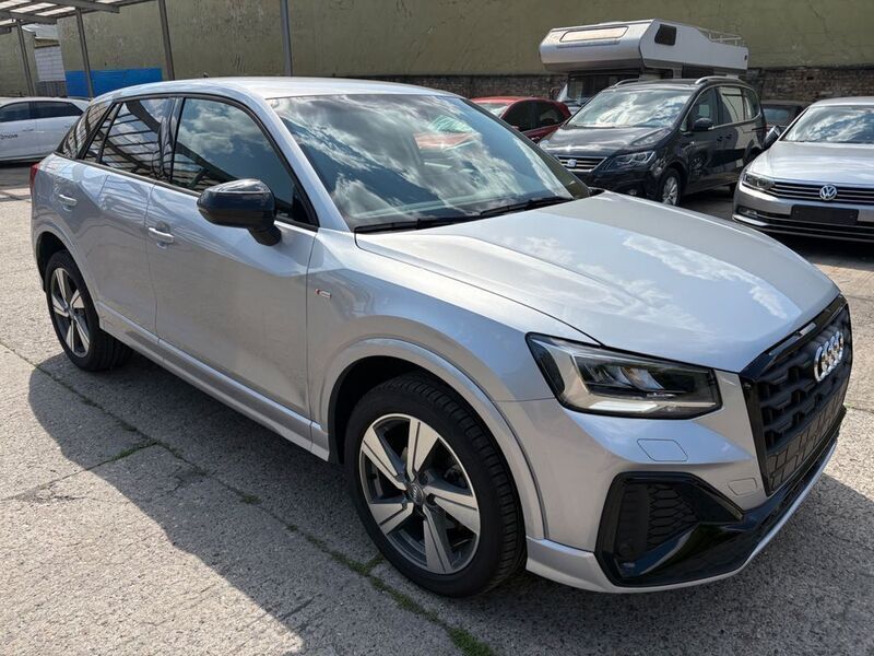 Silber Gebraucht 2023 Audi Q2 Advanced SUV | 27.490 € (Guter Preis) - Bild 1/4