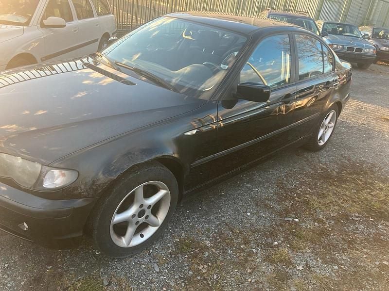 Second-hand BMW 316 105 CP (77 kW) 2003 Negru Berlinǎ