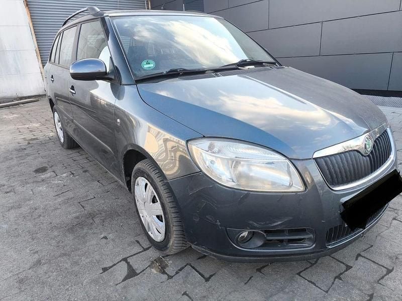 Grau Gebraucht 2008 Skoda Fabia Kombi | 950 € (Superpreis) - Bild 1/4