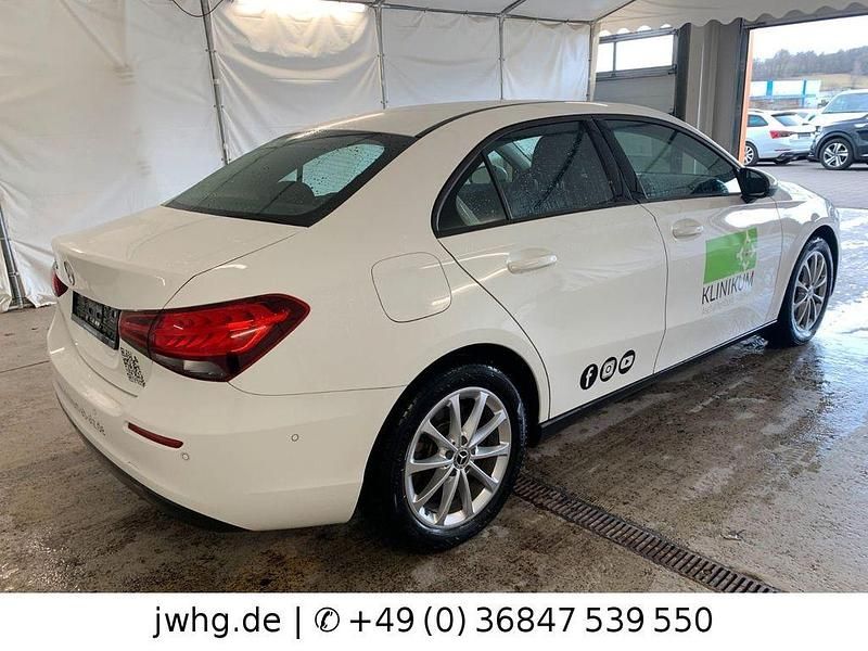 Gebraucht Mercedes A250 218 PS (160 kW) 2022 Weiß Limousine