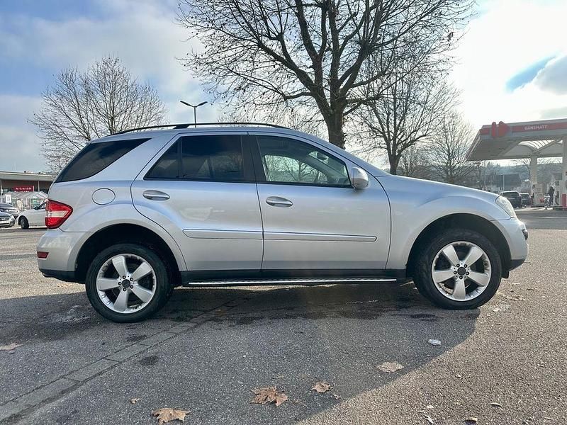 Gebraucht Mercedes ML280 190 PS (139 kW) 2009 Silber SUV
