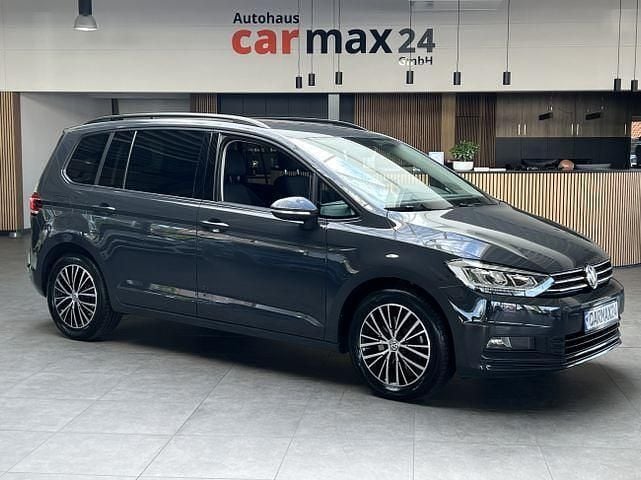 Grau Gebraucht 2020 VW Touran Comfortline Van / Kleinbus | 16.970 € (Superpreis) - Bild 1/3