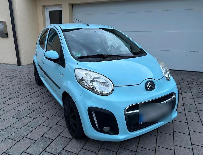 Blau Gebraucht 2013 Citroën C1 Kleinwagen | 5.198 € (Teuer) - Bild 1/4