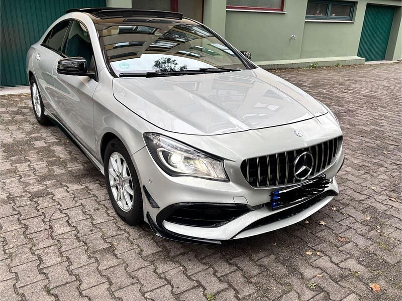 Silber Gebraucht 2015 Mercedes CLA200 Coupé | 16.500 € (Fairer Preis) - Bild 1/4