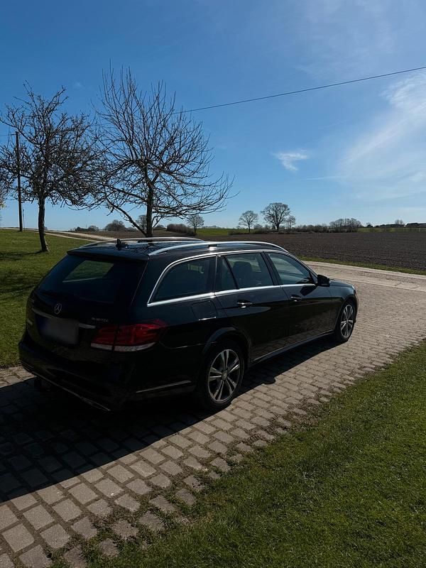 Gebraucht Mercedes E200 136 PS (100 kW) 2015 Schwarz Kombi