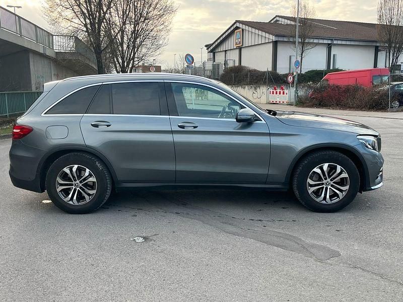 Gebraucht Mercedes GLC220 170 PS (125 kW) 2018 Grau SUV