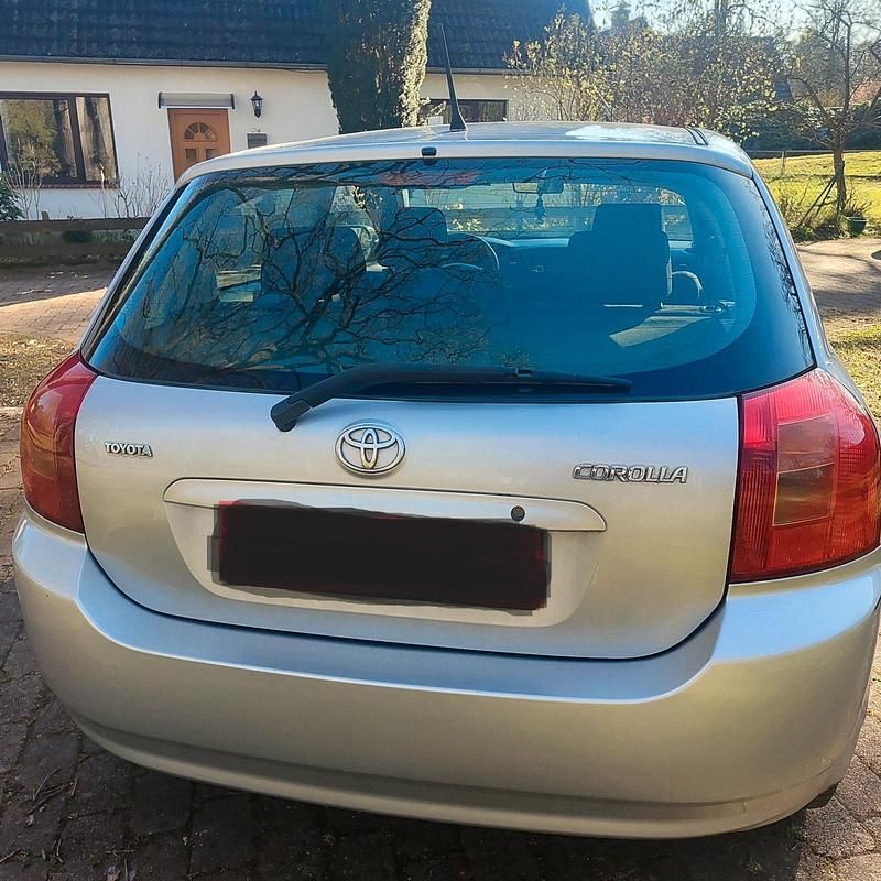 Gebraucht Toyota Corolla 96 PS (70 kW) 2002 Silber Kleinwagen