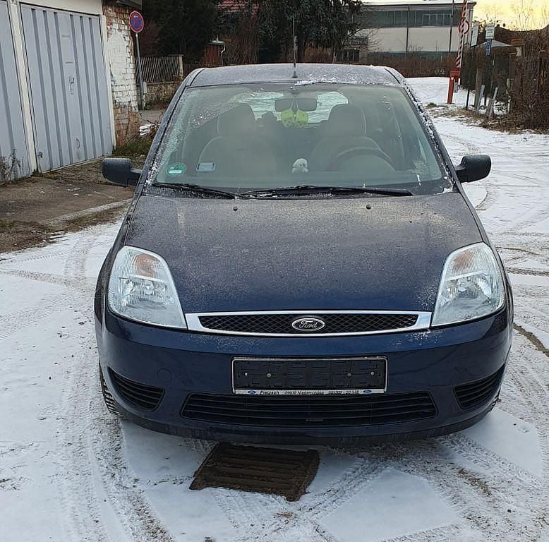 Blau Gebraucht 2003 Ford Fiesta Ghia Limousine | 900 € (Superpreis) - Bild 1/4