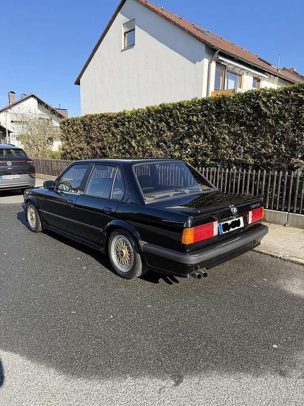 Usata BMW 325 170 CV (125 kW) 1987 Nero Berlina