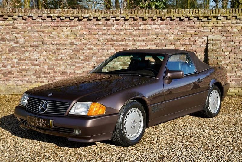 Braun Gebraucht 1993 Mercedes SL300 Cabrio | 39.500 € - Bild 1/4