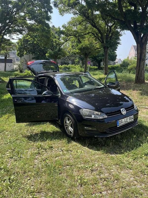 Schwarz Gebraucht 2014 VW Golf VII Trendline Kleinwagen | 9.999 € (Teuer) - Bild 1/4
