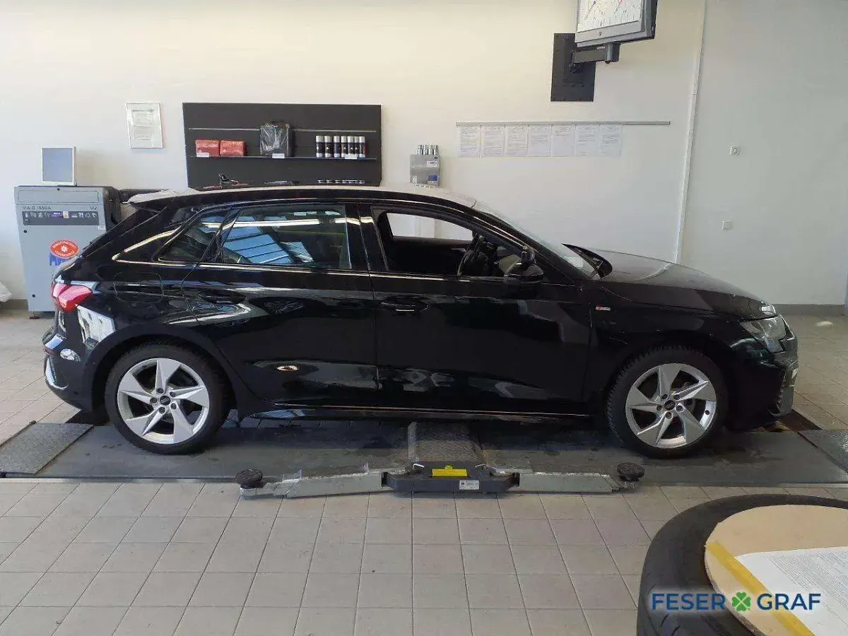 Brugt Audi A3 S-Line 116 HK (85 kW) 2024 Sort Sedan
