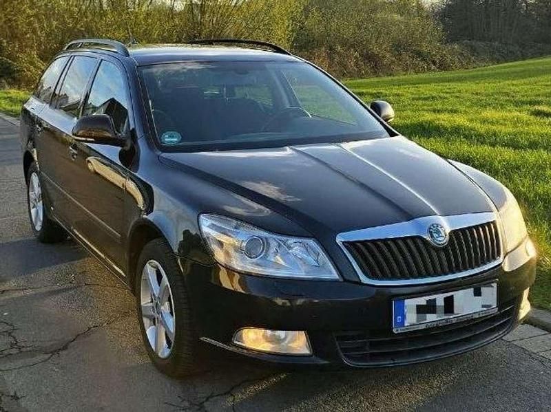 Gebraucht Skoda Octavia 105 PS (77 kW) 2011 Schwarz Kombi