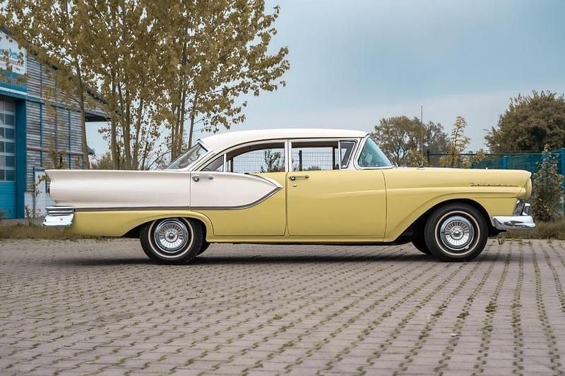 Gebraucht Ford Fairlane 129 PS (94 kW) 1957 Gelb Limousine