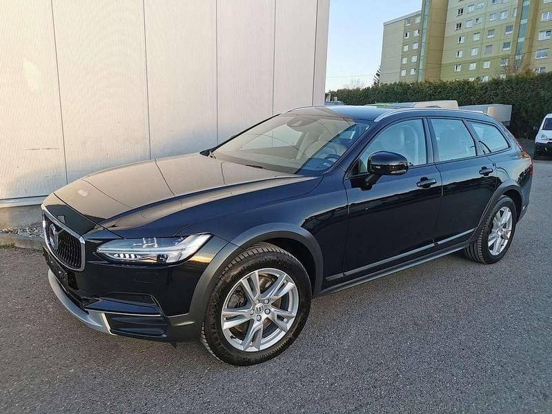 Gebraucht Volvo V90 CC 190 PS (139 kW) 2019 Black solid "stone" / solid Kombi