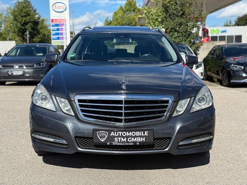 Gebraucht Mercedes E200 Avantgarde 184 PS (135 kW) 2011 Grau Kombi
