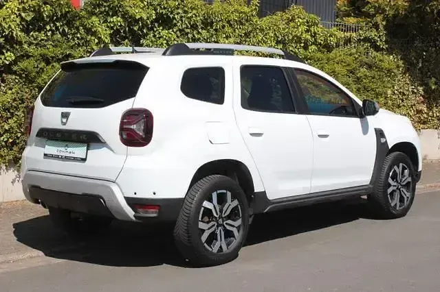 Używany Dacia Duster Extreme 150 KM (110 kW) 2022 Szary SUV