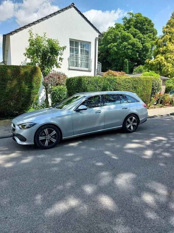 Silber Gebraucht 2021 Mercedes C200 Avantgarde Kombi | 28.000 € (Fairer Preis) - Bild 1/4