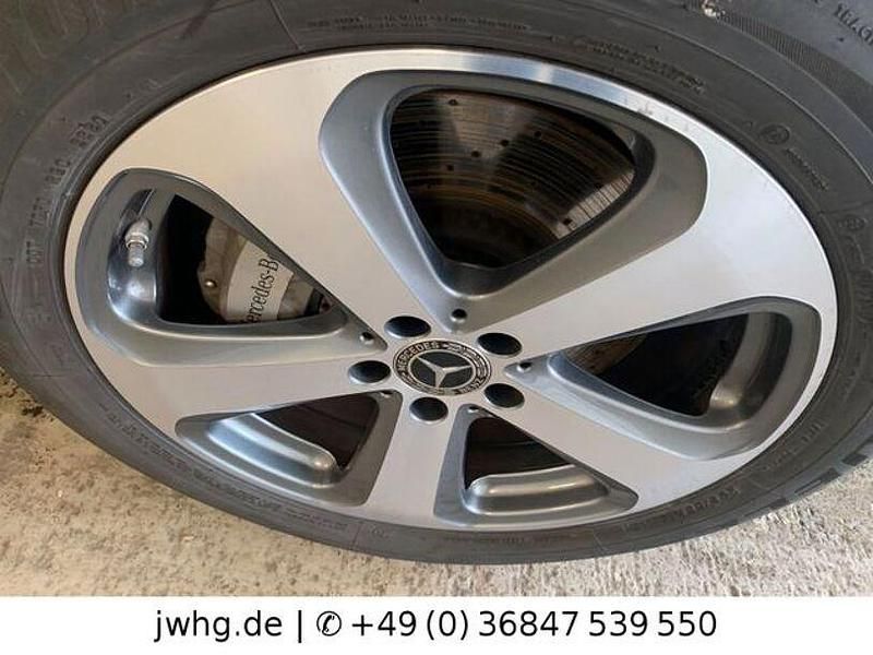 Gebraucht Mercedes GLC300e 320 PS (235 kW) 2020 Schwarz SUV