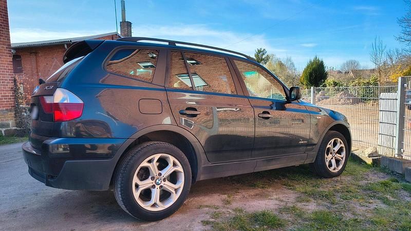 Gebraucht BMW X3 143 PS (105 kW) 2010 Schwarz SUV