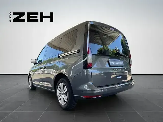 Gebraucht VW Caddy Basis 102 PS (75 kW) 2023 Grey metallic Van / Kleinbus