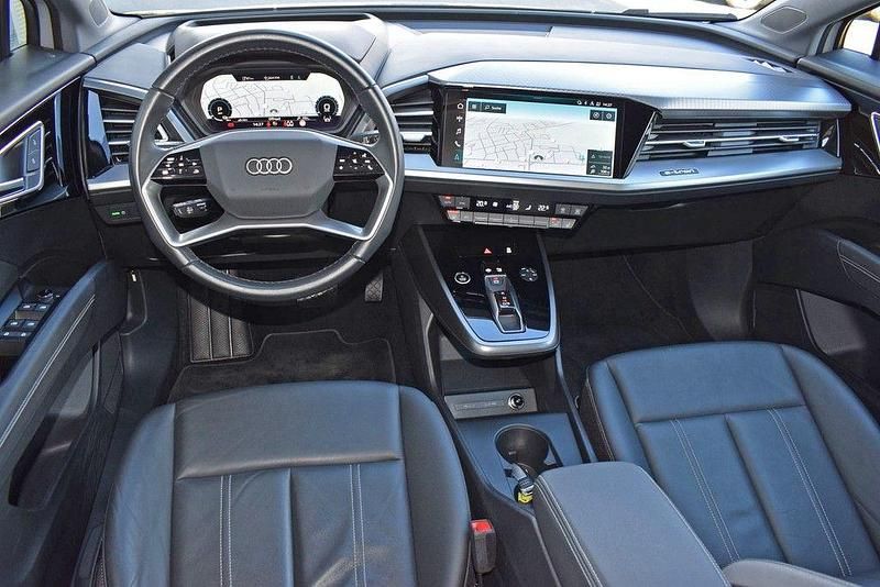 Gebraucht Audi Q4 e-tron Advanced 219 kW (299 PS) 2023 Kieselgrau SUV
