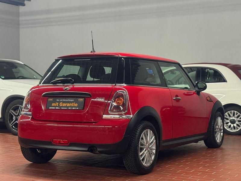 Gebraucht Mini ONE 75 PS (55 kW) 2009 Rot Kleinwagen