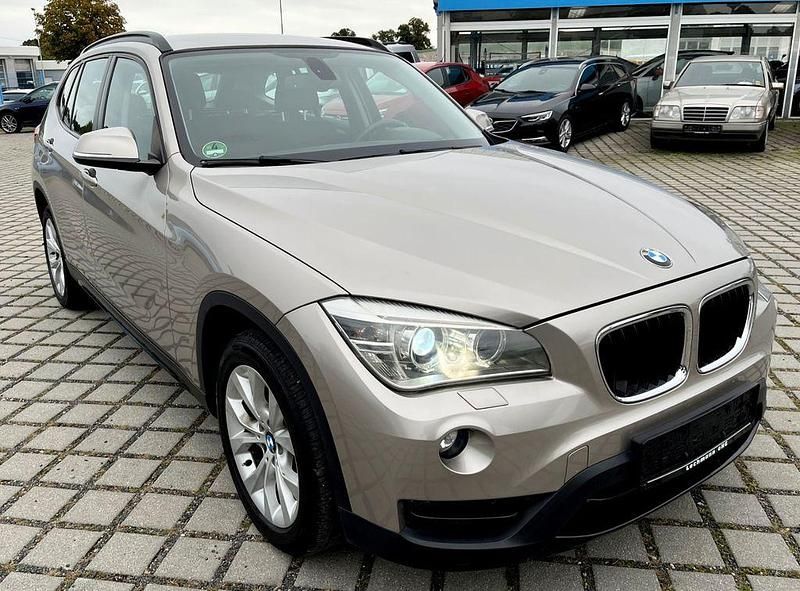Silber Gebraucht 2012 BMW X1 Sport Line SUV | 10.350 € (Fairer Preis) - Bild 1/4