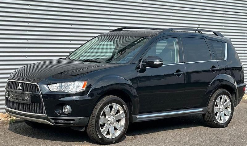 Schwarz Gebraucht 2012 Mitsubishi Outlander Instyle SUV | 5.900 € (Guter Preis) - Bild 1/4