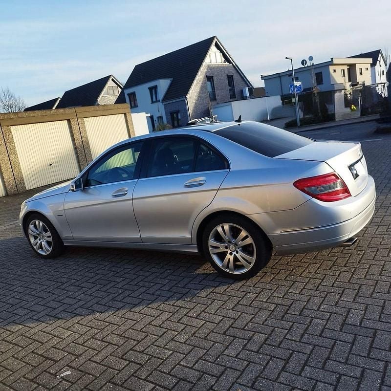 Gebraucht Mercedes C220 170 PS (125 kW) 2011 Silber Limousine