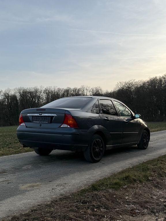 Gebraucht Ford Focus Ghia 101 PS (74 kW) 2002 Grau Limousine