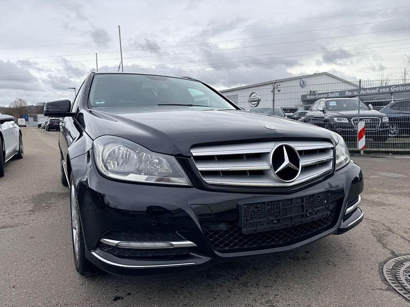 Gebraucht Mercedes C180 156 PS (114 kW) 2011 Schwarz Kombi