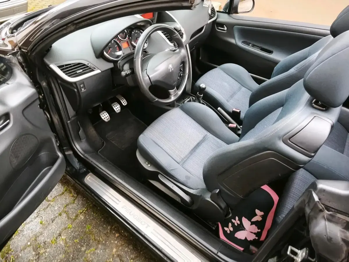 Gebraucht Peugeot 207 CC 120 PS (88 kW) 2014 Schwarz Cabrio
