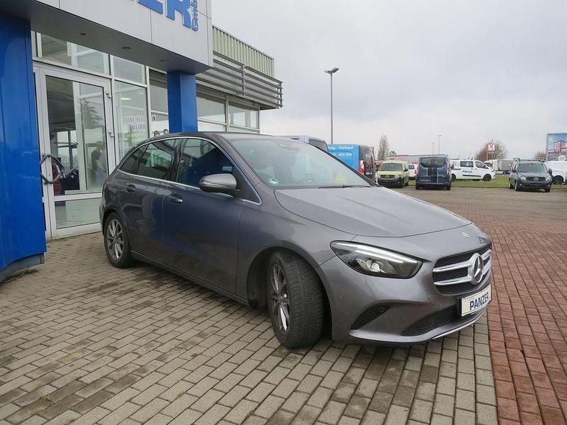 Gebraucht Mercedes B220 Progressive 190 PS (139 kW) 2022 Grau Van / Kleinbus