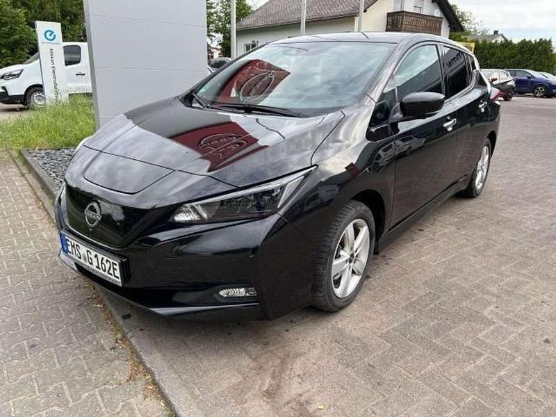 Gebraucht Nissan Leaf Tekna 80 kW (109 PS) 2022 Black (m) (metallic) Kleinwagen