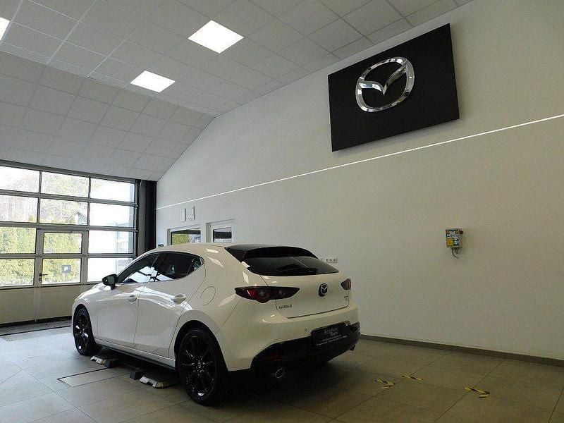 Gebraucht Mazda 3 Nagisa 150 PS (110 kW) 2024 Weiß Limousine