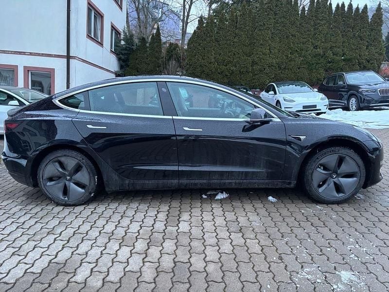 Gebraucht Tesla Model 3 Standard Range 225 kW (306 PS) 2019 Schwarz Limousine