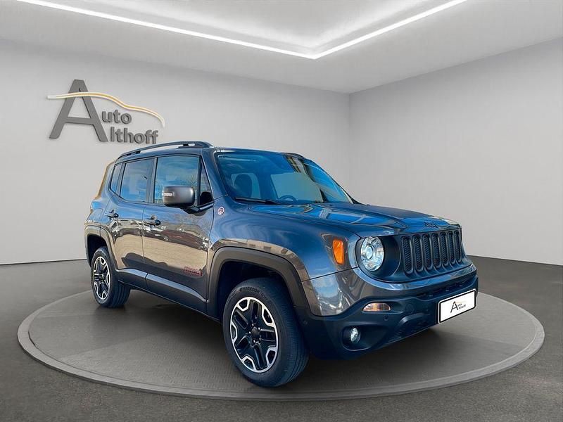 Grau Gebraucht 2016 Jeep Renegade Trailhawk SUV | 15.999 € (Fairer Preis) - Bild 1/4