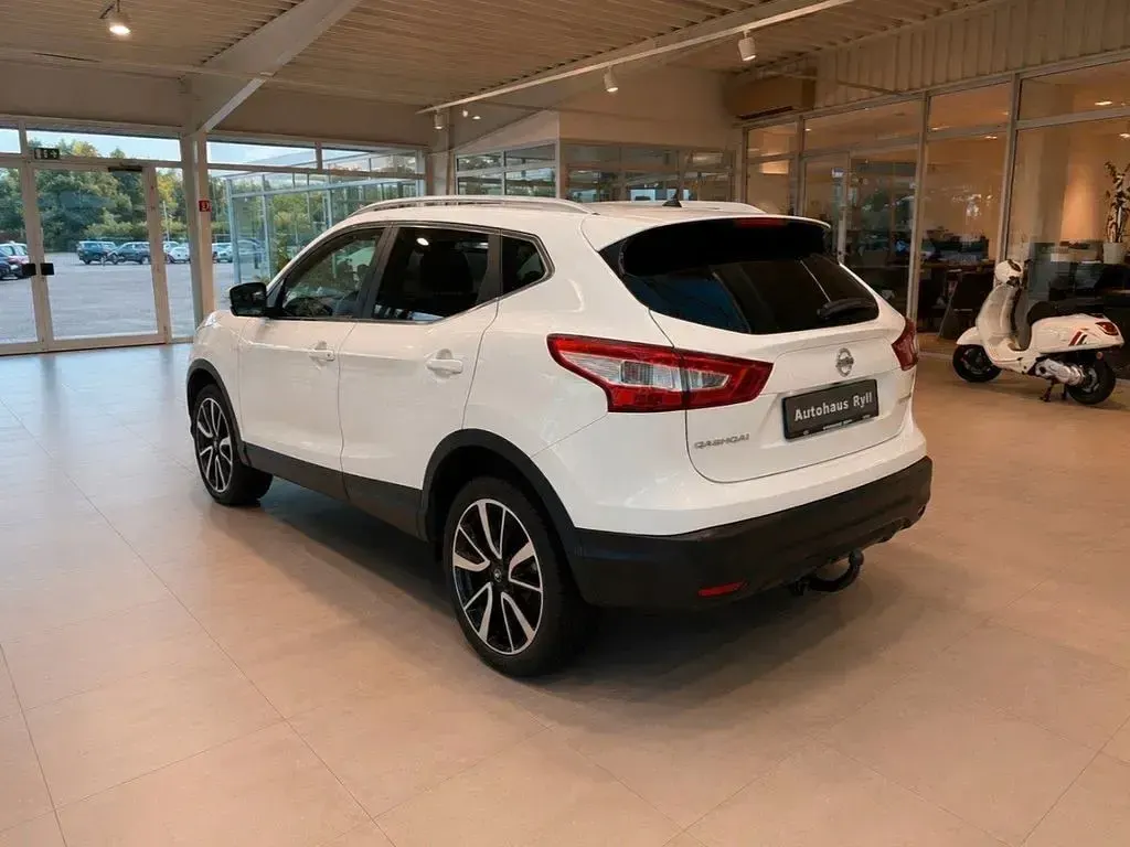 Gebraucht Nissan Qashqai Tekna 163 PS (119 kW) 2018 Weiß SUV
