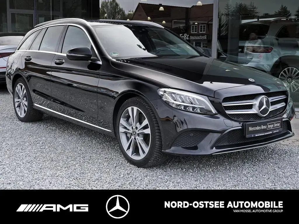 Gebraucht Mercedes C300 Advanced 194 PS (142 kW) 2021 Schwarz Kombi
