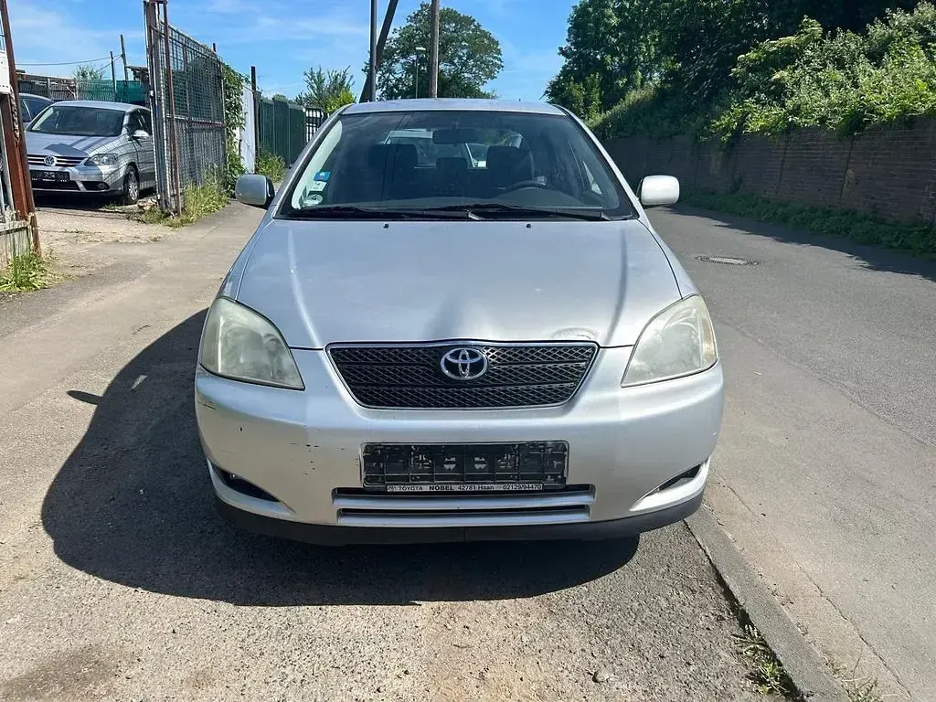 Brugt Toyota Corolla Sol 110 HK (80 kW) 2002 Sølv Sedan