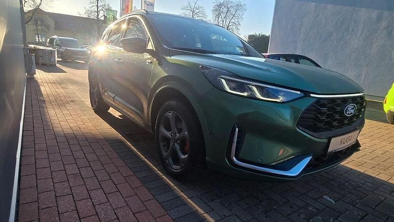 Gebraucht Ford Kuga ST-Line X 152 PS (111 kW) 2024 Grün SUV