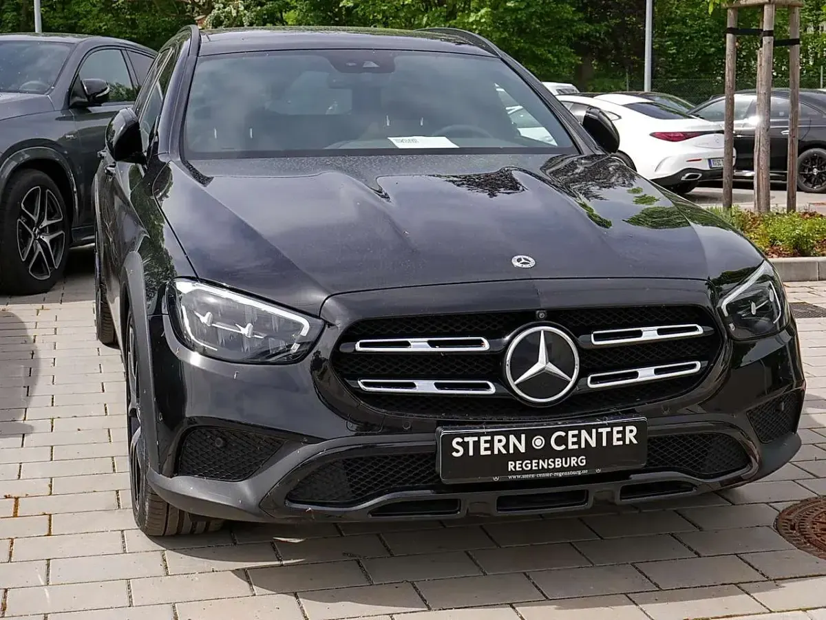 Gebraucht Mercedes E220 All-Terrain Avantgarde 194 PS (142 kW) 2022 Schwarz Kombi