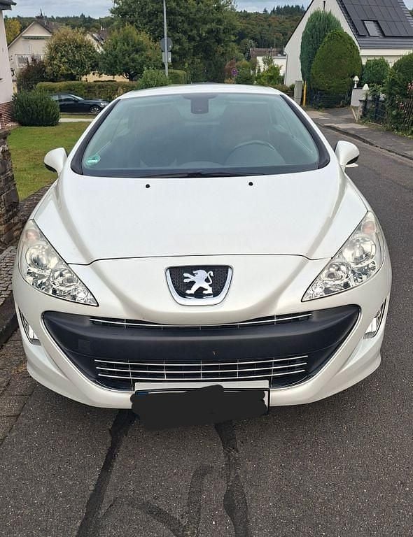 Weiß Gebraucht 2011 Peugeot 308 CC Allure Cabrio | 6.100 € (Fairer Preis) - Bild 1/4