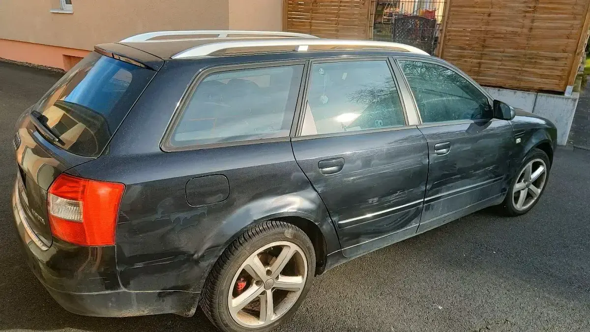 Gebraucht Audi A4 130 PS (95 kW) 2004 Schwarz Kombi