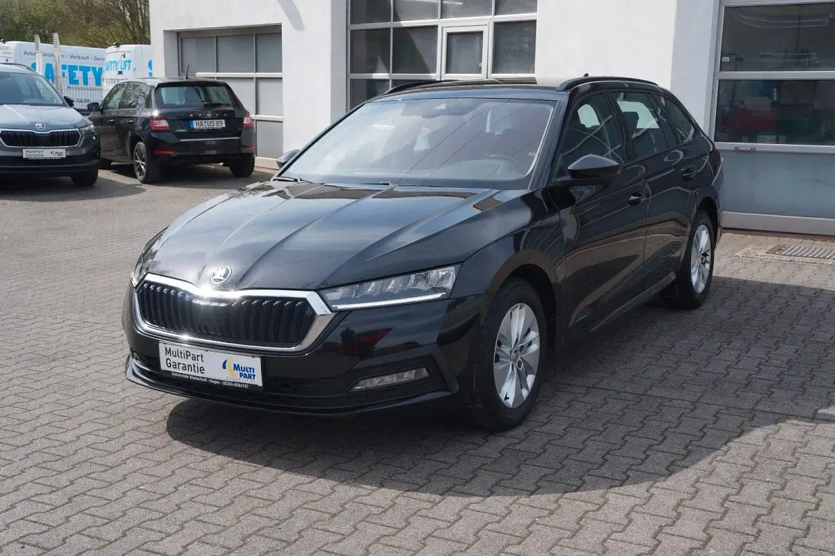Gebraucht Skoda Octavia Ambition 116 PS (85 kW) 2023 Schwarz Kombi