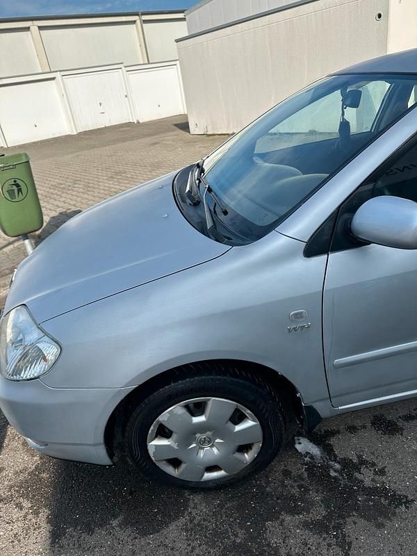 Gebraucht Toyota Corolla 97 PS (71 kW) 2004 Silber Kombi